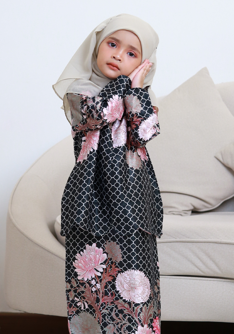 Kurung Wan Amira Kids - Black&w=300&zc=1
