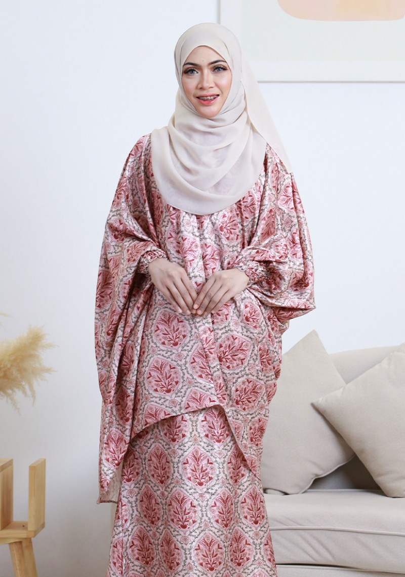 Kurung Wan Naila - Red